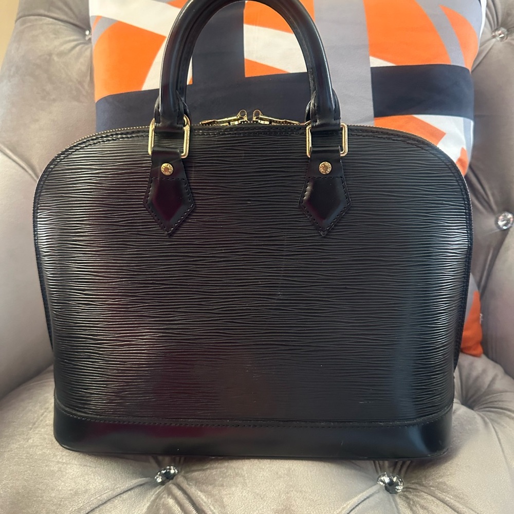 LOUIS VUITTON EPI ALMA MM HANDBAG and matching wallet